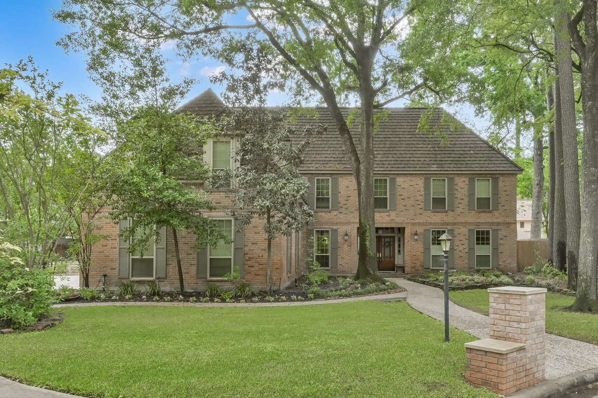 Houston Real Estate | View 5403 Braxtonshire Court | 5 Beds, 3 Baths