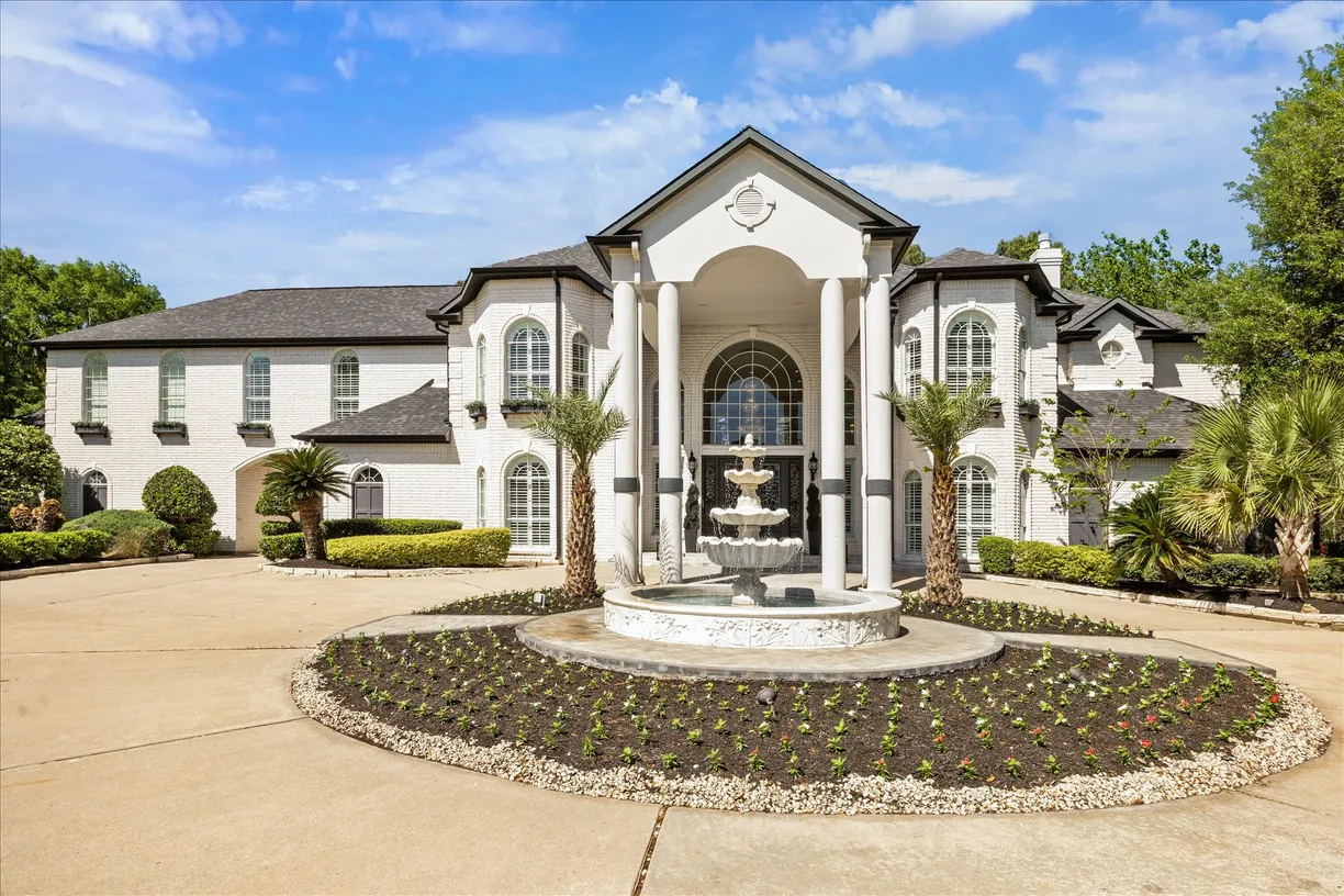 Houston Real Estate | View 22009 Holly Creek Trail | Listing