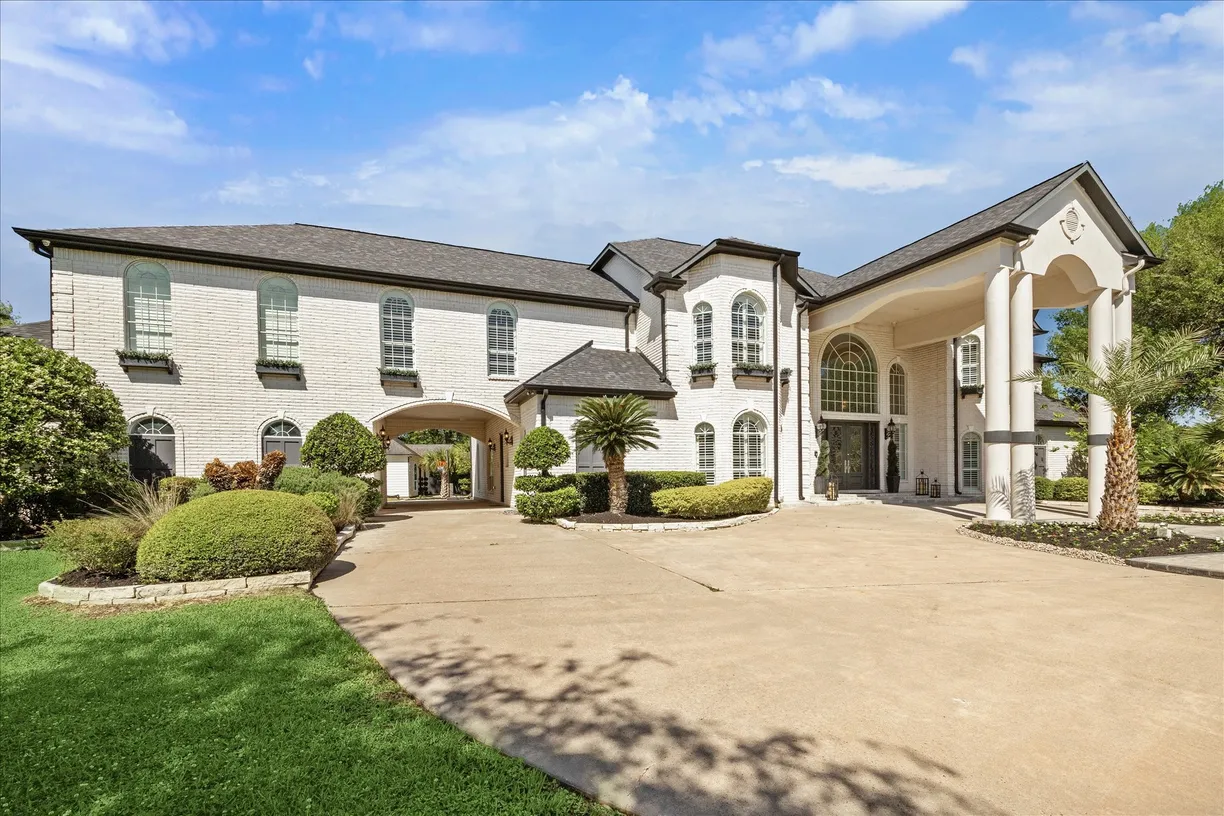Houston Real Estate | View 22009 Holly Creek Trail | Listing