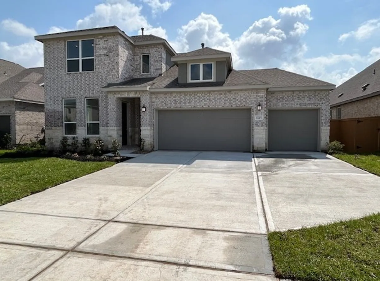 Houston Real Estate | View 8215 Clear Quartz Lane | 4 Beds, 3 Baths