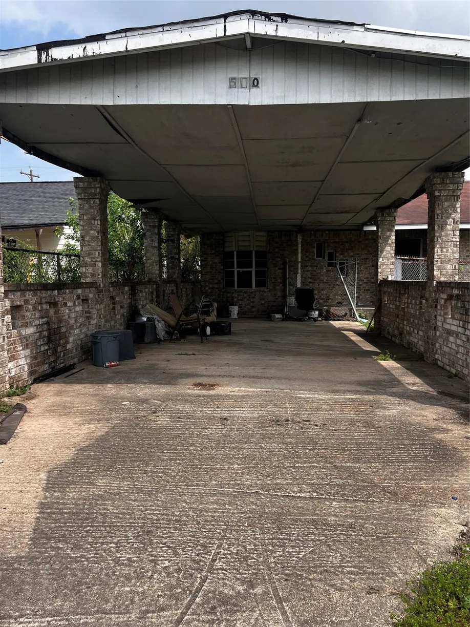 Houston Real Estate | View 510 Clinton Park Street | Listing