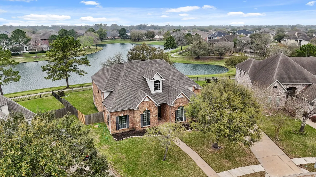 Houston Real Estate | View 15206 Newport Bridge Circle | 5 Beds, 3 Baths