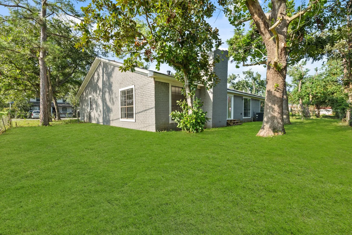 Houston Real Estate | View 1504 Maiden Lane | Listing