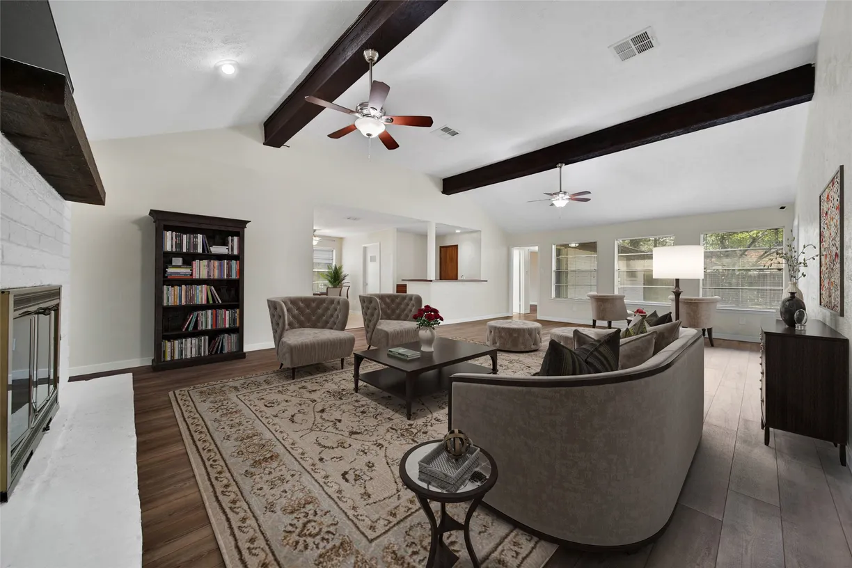 Houston Real Estate | View 2162 Tree Lane | 3 Beds, 2 Baths