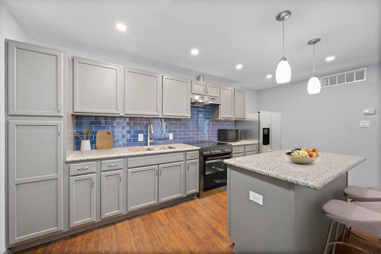 Houston Real Estate | View 10211 Sugar Branch Drive, 327 | 1 Bed, 1 Bath