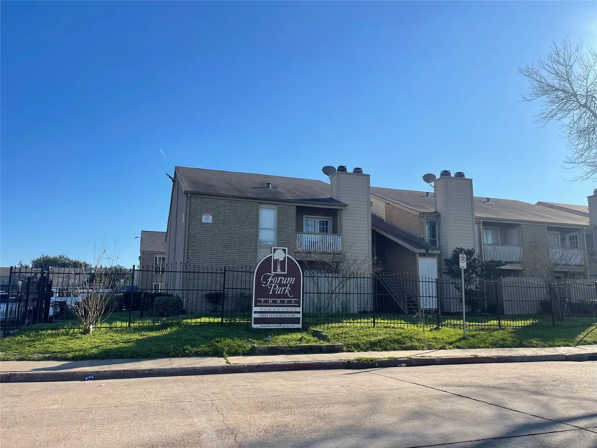 Houston Real Estate | View 10211 Sugar Branch Drive, 358 | 2 Beds, 2 Baths