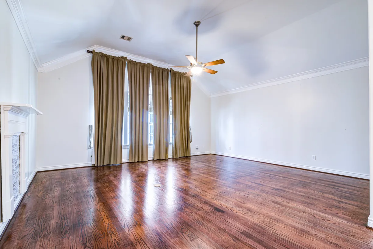 Houston Real Estate | View 5976 Kansas Street | Listing