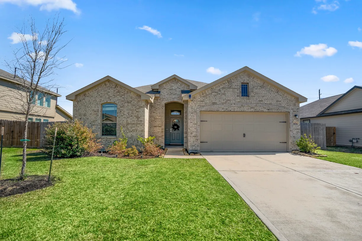 Houston Suburbs Real Estate | View 604 Turtle Dove Drive | 3 Beds, 2 Baths