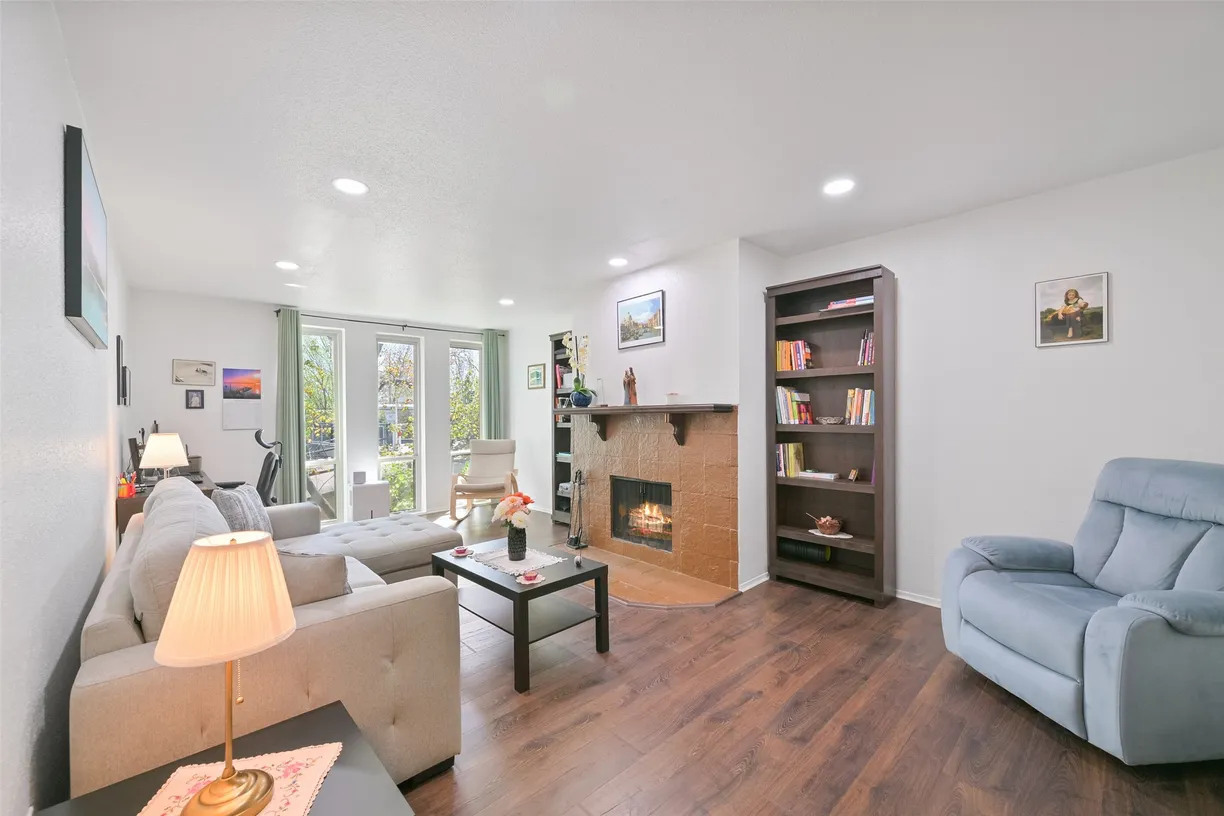 Houston Real Estate | View 4627 Wild Indigo Street, 603 | Listing