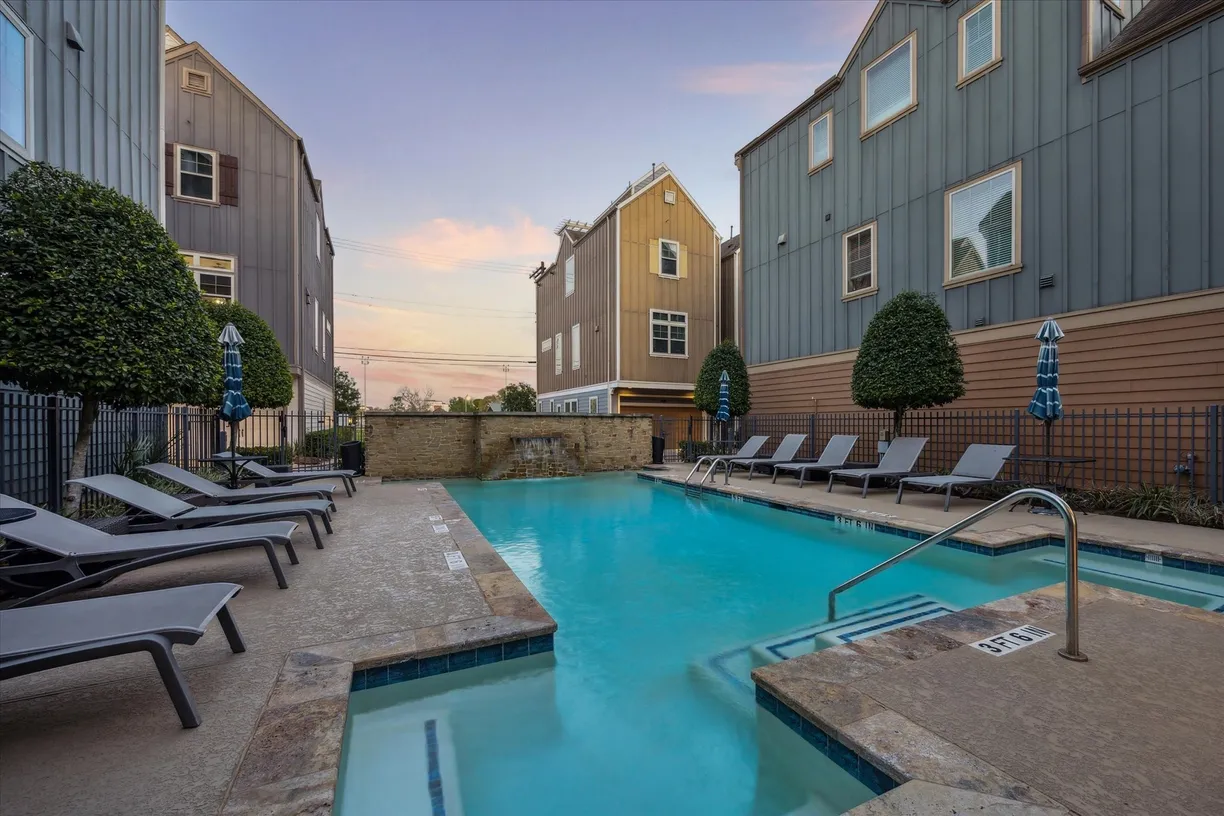 Houston Real Estate | View 727 Dorothy Street | 3 Beds, 3 Baths