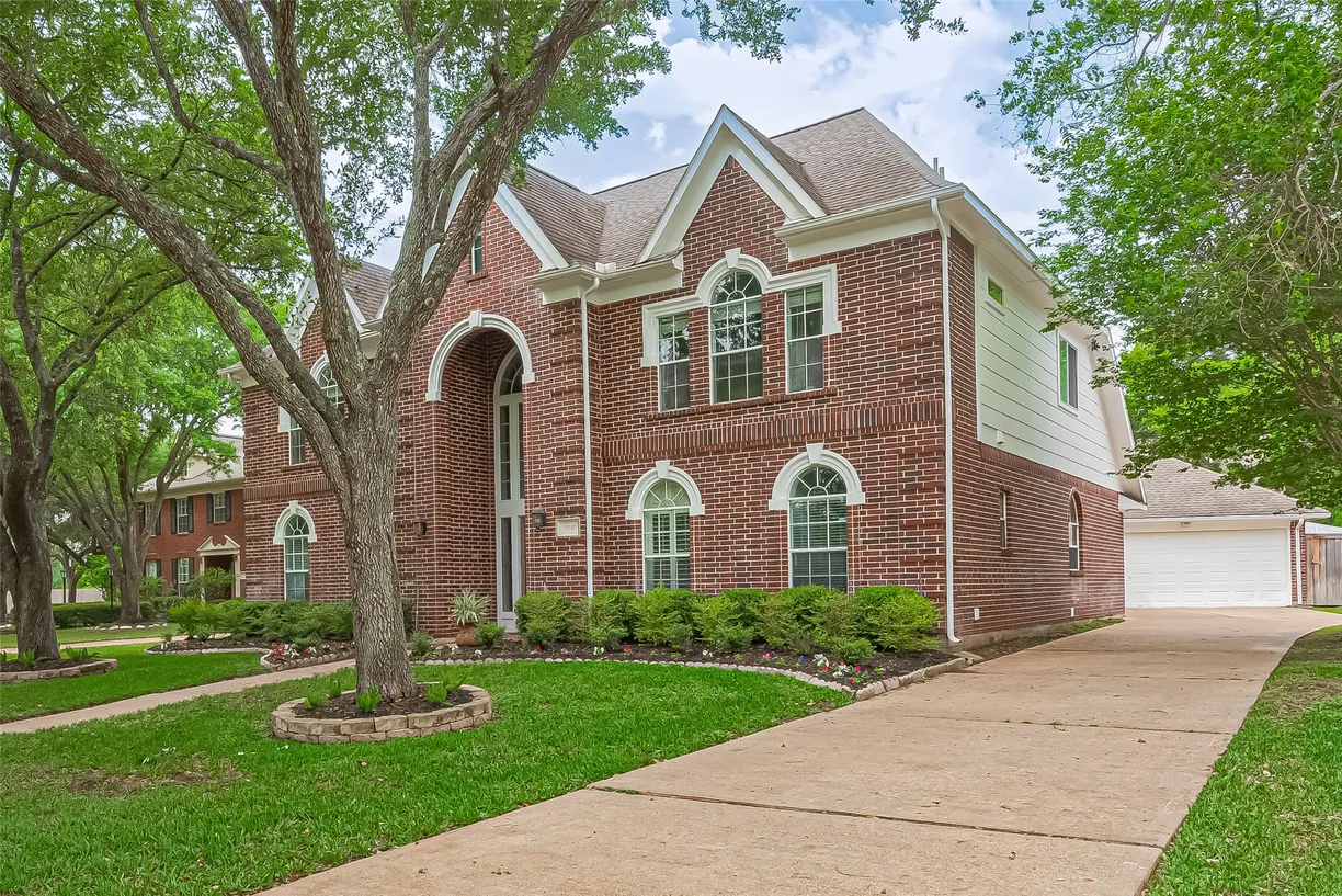 Houston Suburbs Real Estate | View 17110 Rolling Brook Court | Listing