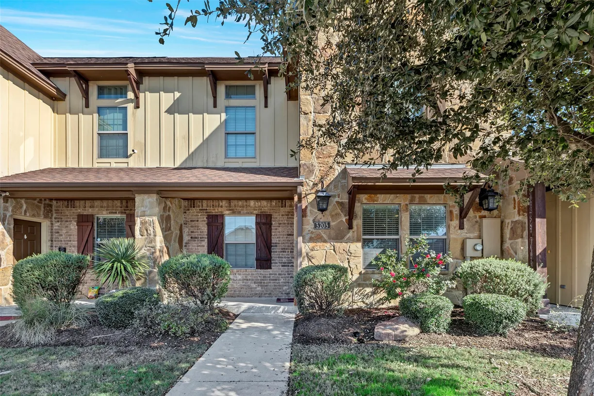 The Woodlands Real Estate | View 3205 Papa Bear Drive | 4 Beds, 4 Baths