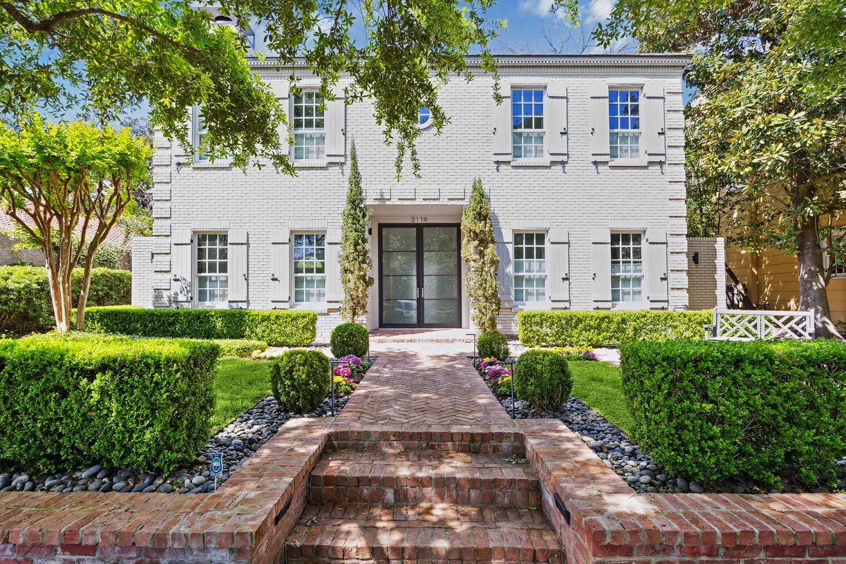 Houston Real Estate | View 2114 Wroxton Road | 4 Beds, 4 Baths