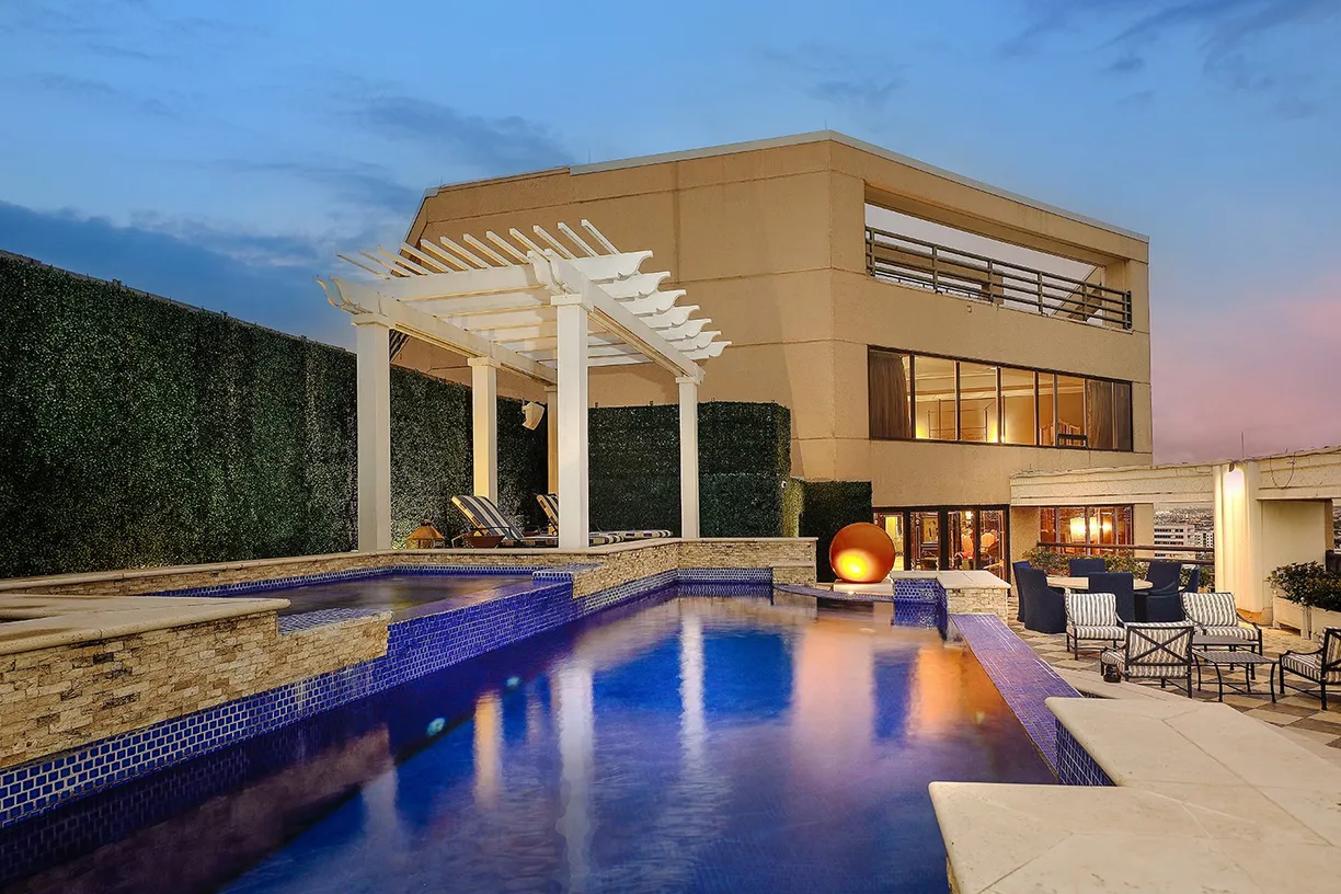 Houston Real Estate | View 101 Westcott Street, 2001 | 4 Beds, 5 Baths