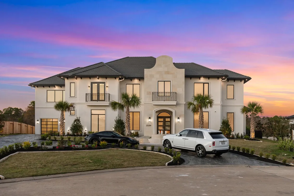 The Woodlands Real Estate | View 23319 Vista De Tres Lagos Drive | 5 Beds, 6 Baths