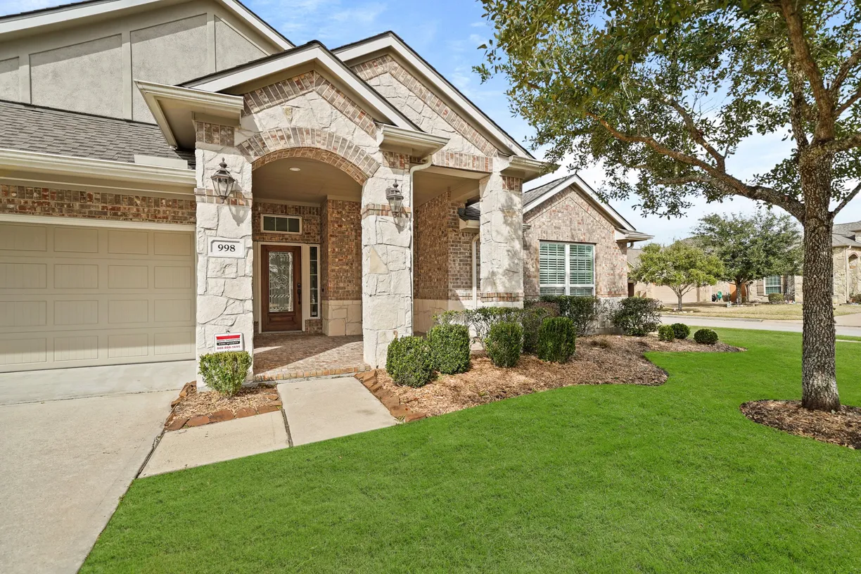 Houston Real Estate | View 998 Astoria Lane | 4 Beds, 2 Baths