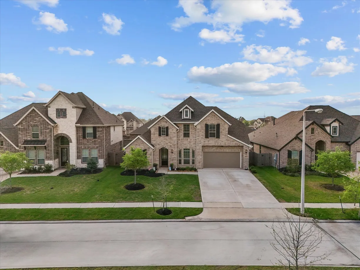 Houston Real Estate | View 706 Westwood Drive | Listing