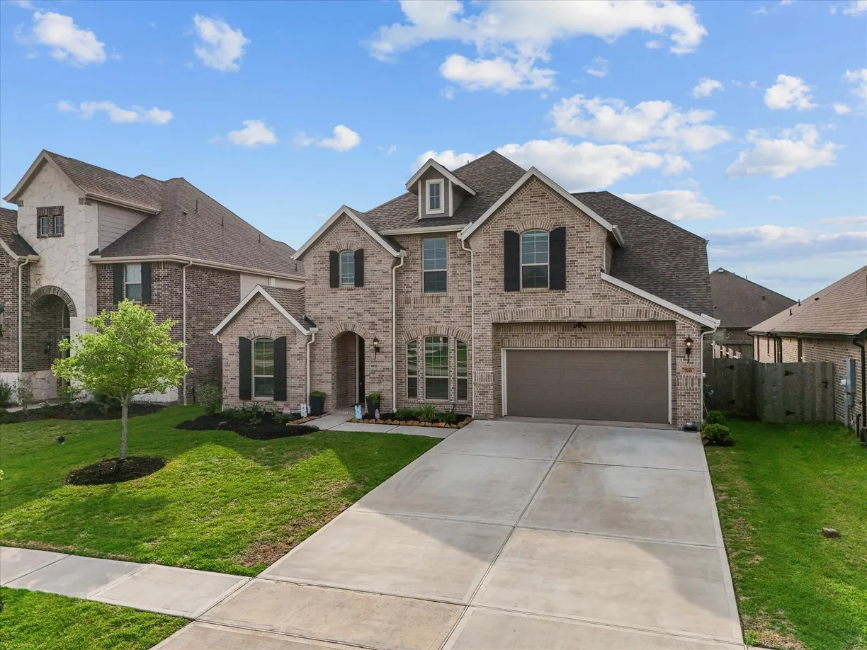 Houston Real Estate | View 706 Westwood Drive | Listing