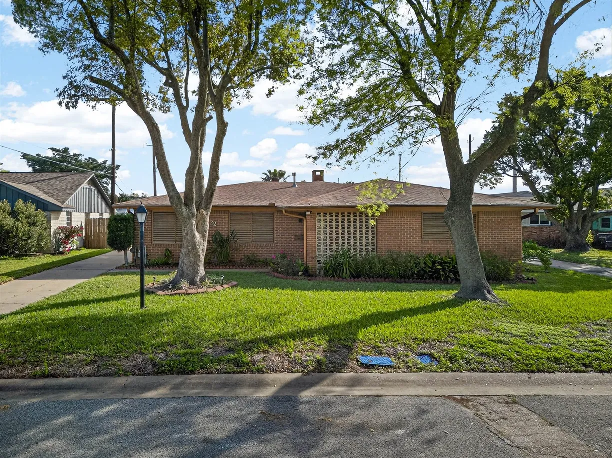 22 Willow Lane, Galveston, TX 77551 Property for sale