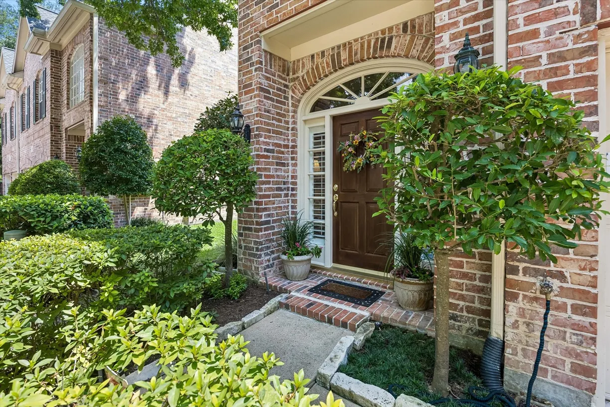 5819 Inwood Park Ct Court N, Houston, TX 77057 Property for sale