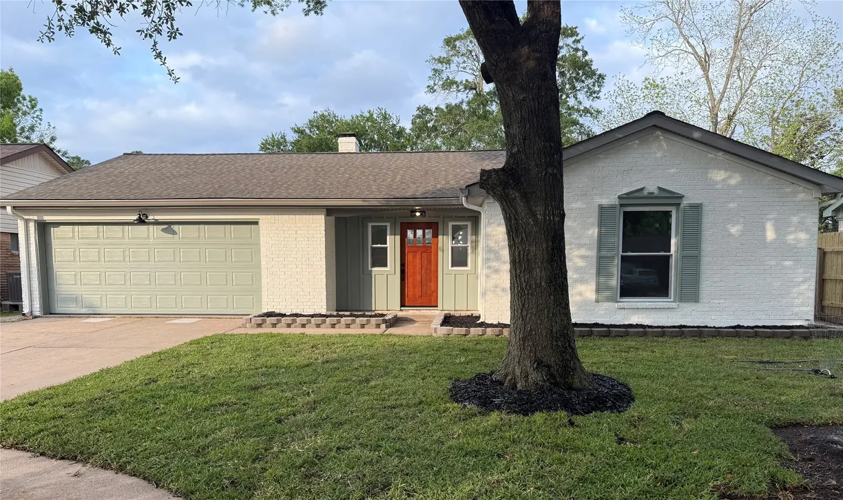 Houston Real Estate | View 15607 La Casa Lane | 3 Beds, 2 Baths