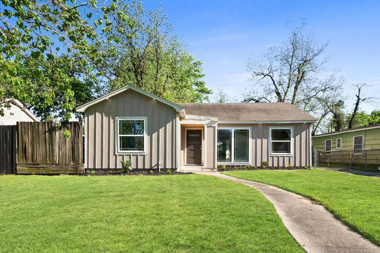 Houston Real Estate | View 4850 Marietta Lane | 3 Beds, 2 Baths