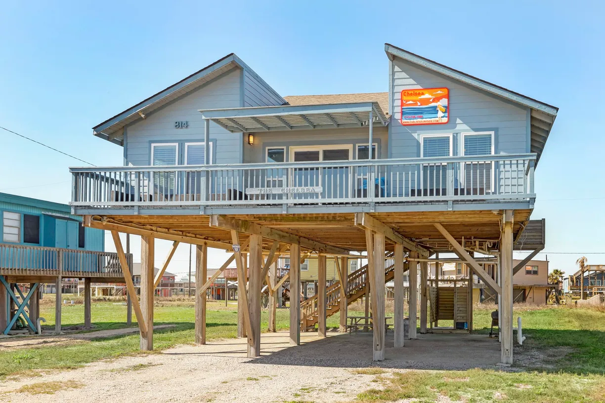 Houston Suburbs Real Estate | View 814 Beach Drive | Listing