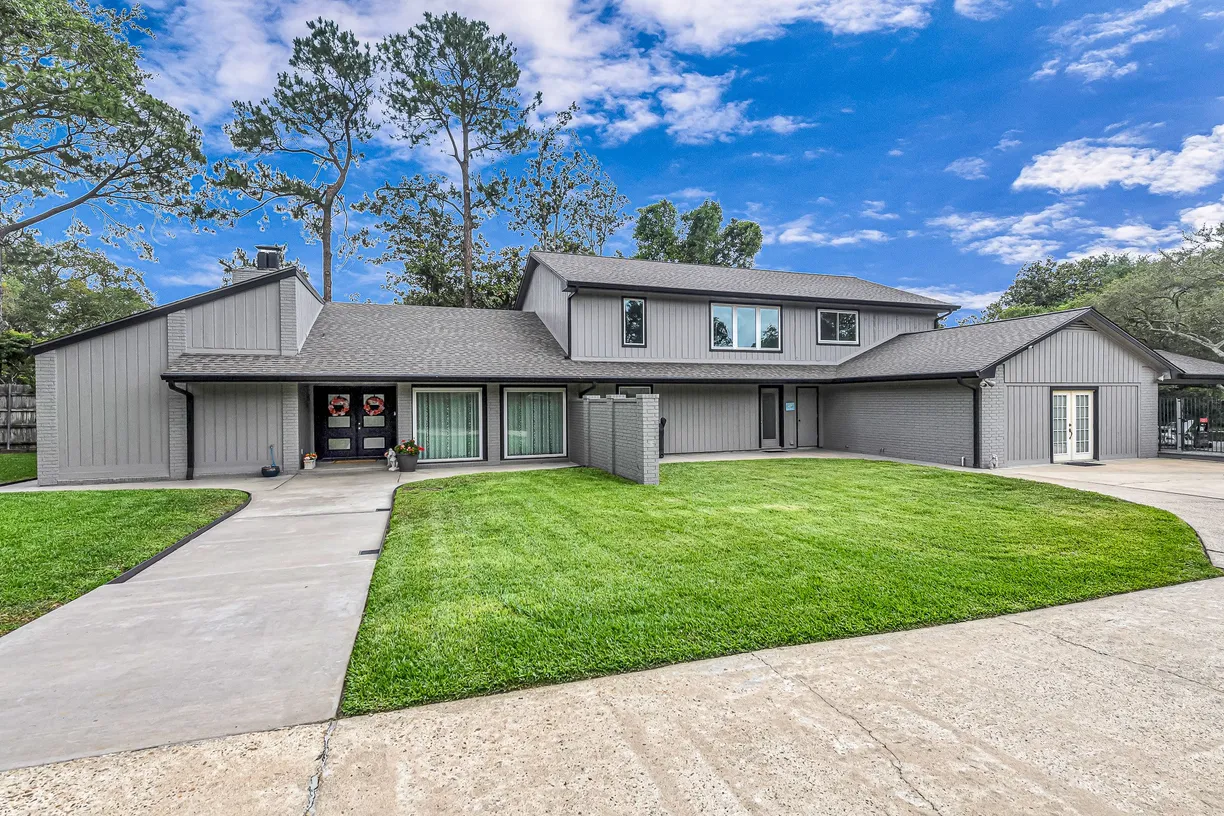 Houston Real Estate | View 201 Hillcrest Drive | 5 Beds, 4 Baths