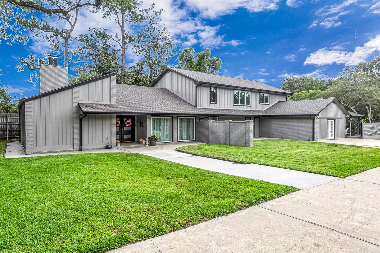 Houston Real Estate | View 201 Hillcrest Drive | Listing