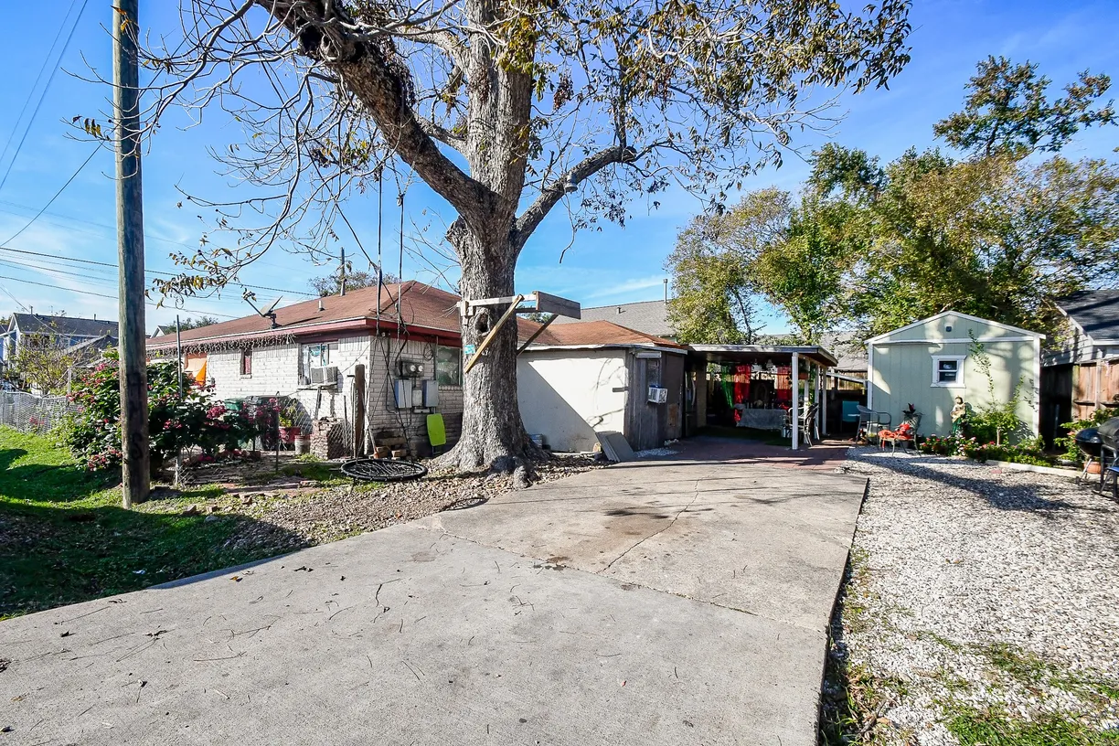 Houston Real Estate | View 3702 Cochran Street | 3 Beds, 2 Baths