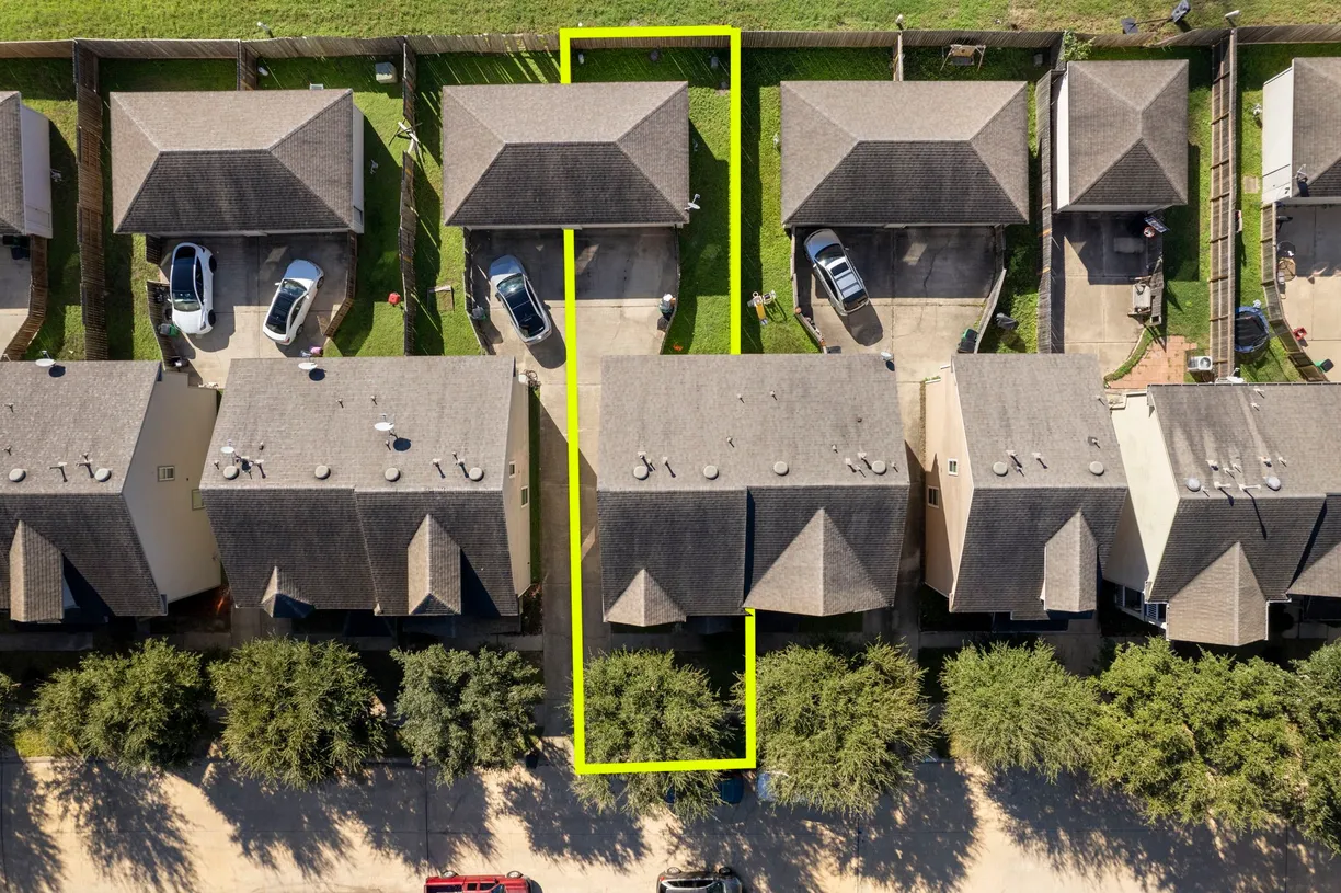 Houston Real Estate | View 16835 Mammoth Springs Drive | 3 Beds, 2 Baths