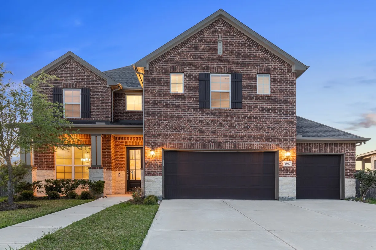 Houston Real Estate | View 2010 Harrow Oak Lane | 4 Beds, 3 Baths