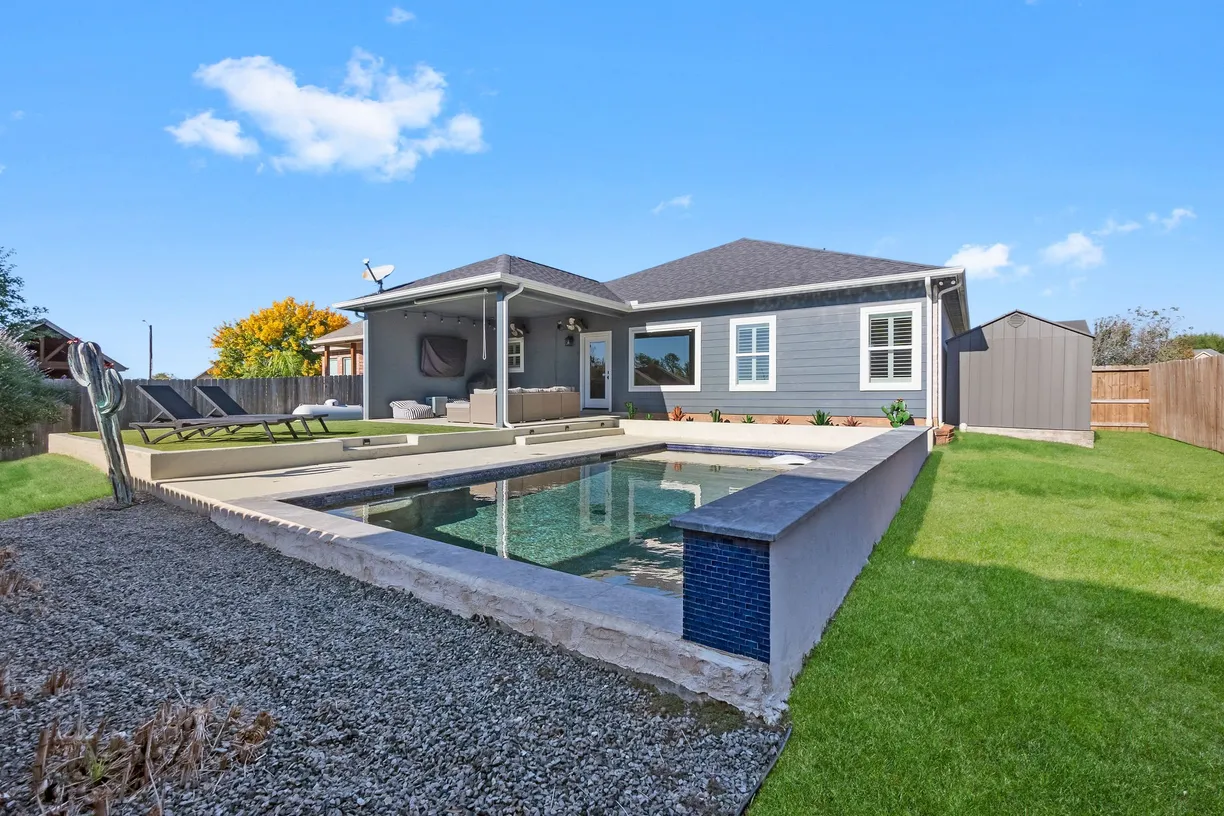 Houston Real Estate | View 10819 Scenic Drive | 3 Beds, 2 Baths
