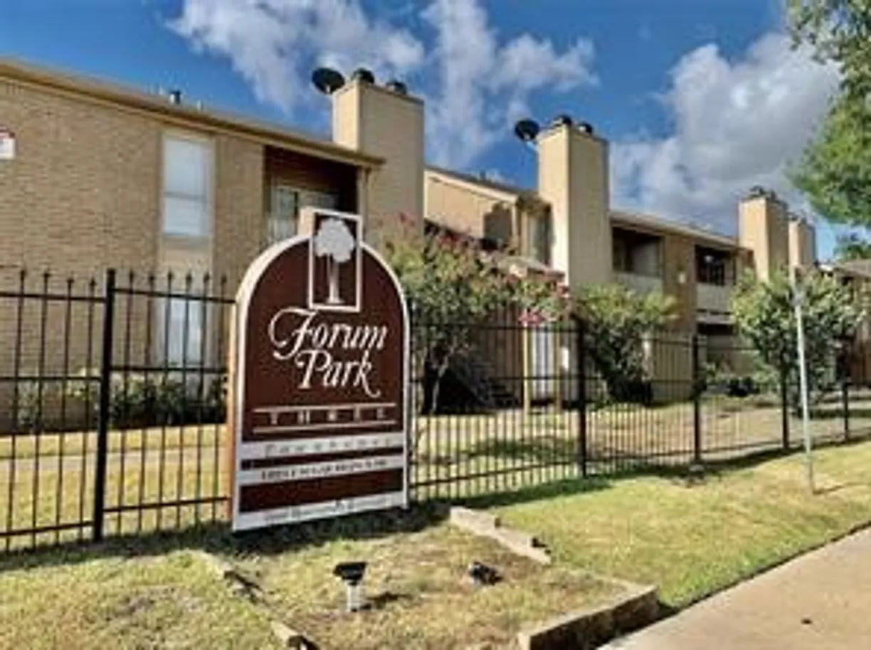 Houston Real Estate | View 10211 Sugar Branch Drive, 325 | 2 Beds, 1 Bath