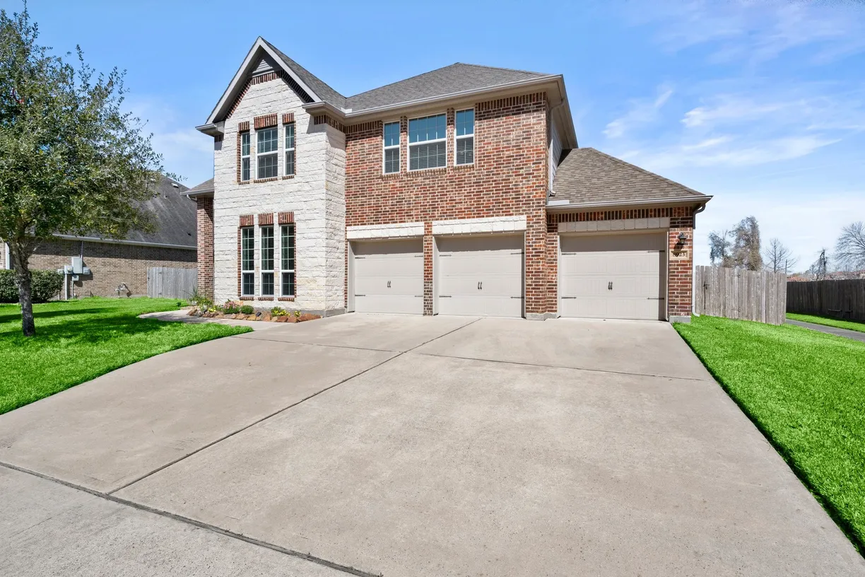 Houston Real Estate | View 8923 Covington Estates Circle | 4 Beds, 3 Baths