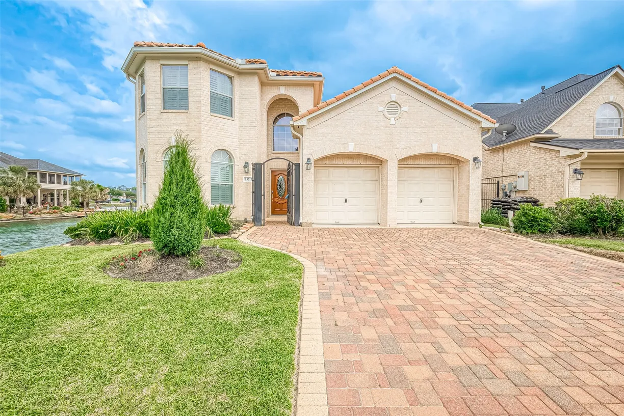 Houston Real Estate | View 13212 Lismore Point | 5 Beds, 3 Baths