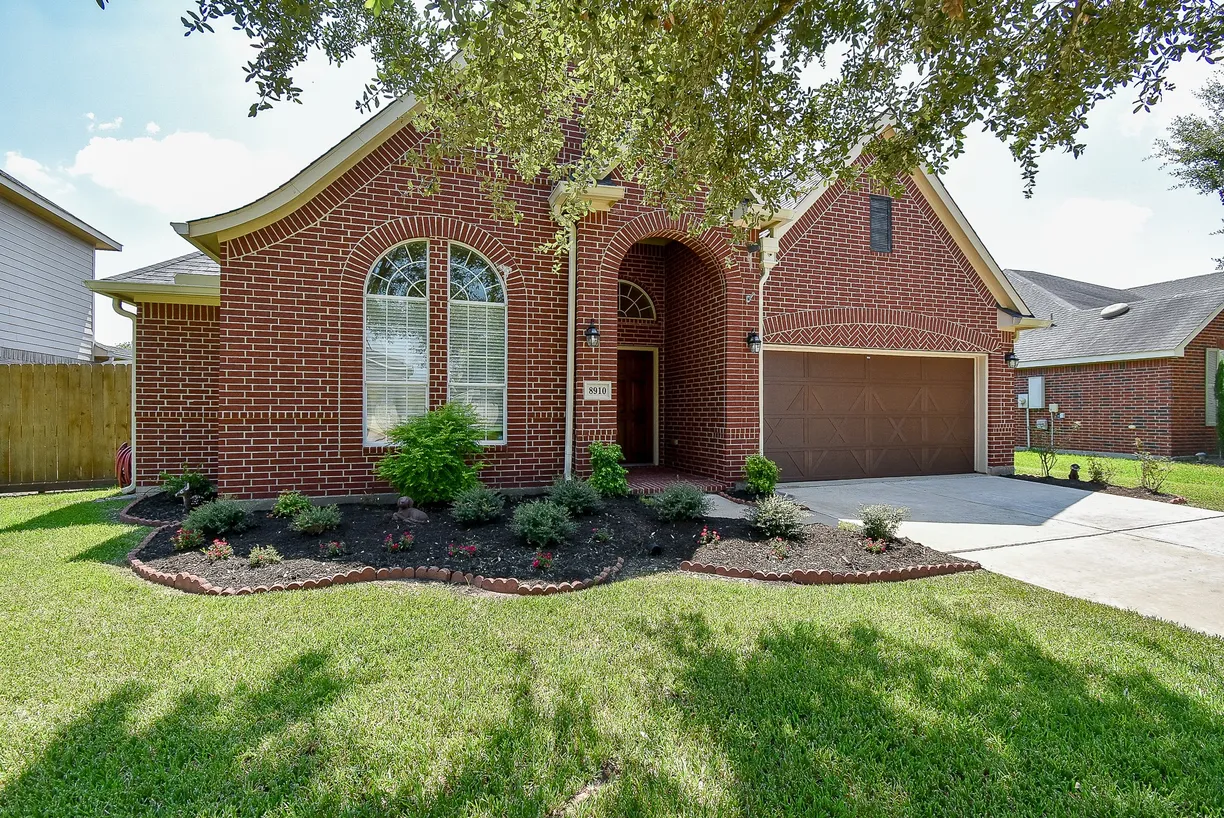 Houston Real Estate | View 8910 Rocky Knoll Lane | Listing