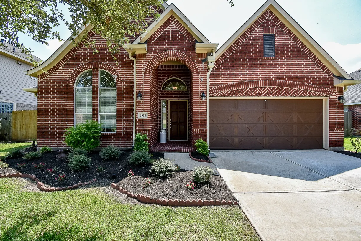 Houston Real Estate | View 8910 Rocky Knoll Lane | 3 Beds, 2 Baths