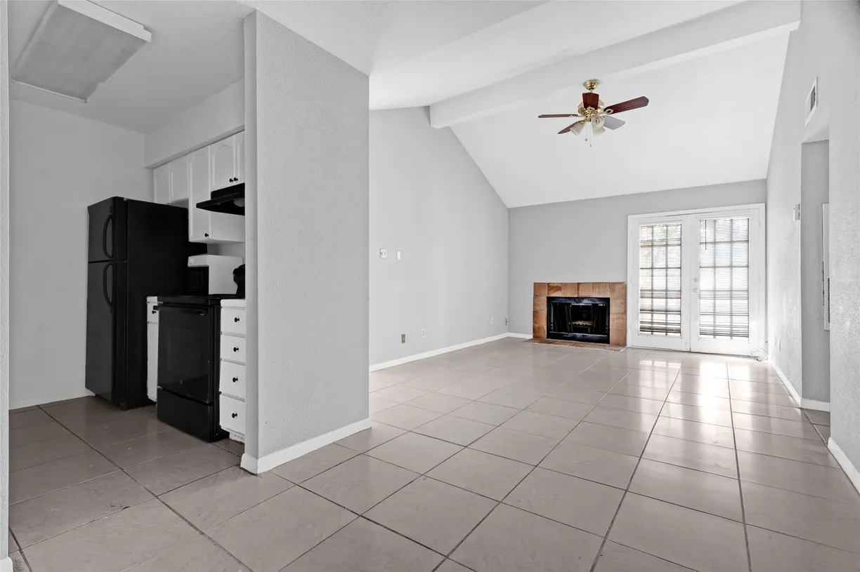 Houston Real Estate | View 10211 Sugar Branch Drive, 356 | 2 Beds, 1 Bath