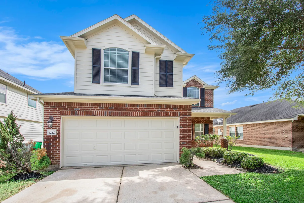 Houston Suburbs Real Estate | View 1722 Caldbeck Lane | 4 Beds, 2 Baths