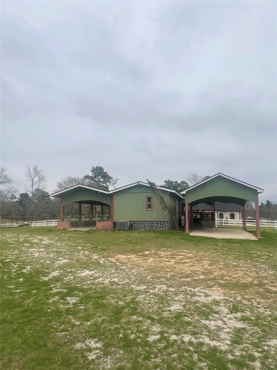 Houston Suburbs Real Estate | View 6523 W Clark Road | 3 Beds, 2 Baths