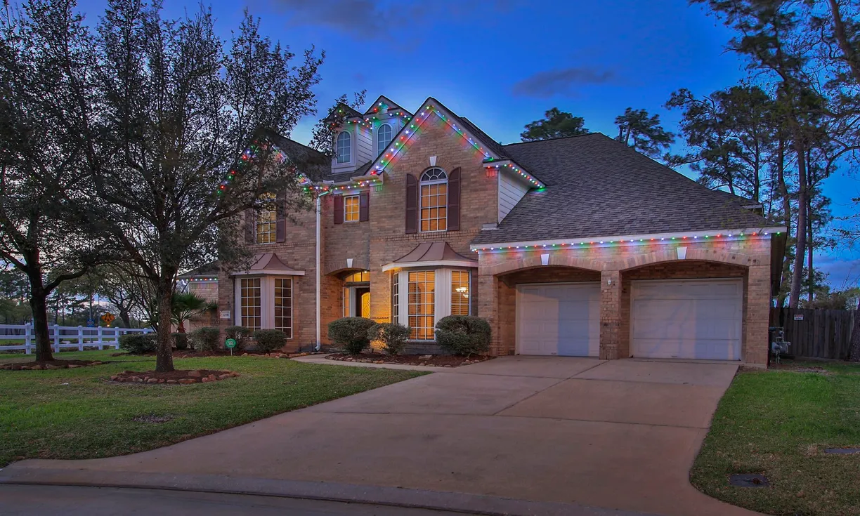 Houston Real Estate | View 12506 Village Crest Court | Listing
