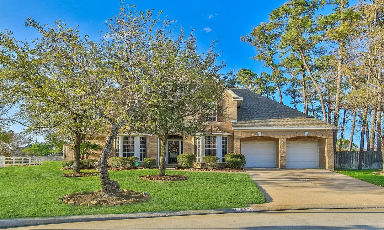 Houston Real Estate | View 12506 Village Crest Court | 4 Beds, 3 Baths