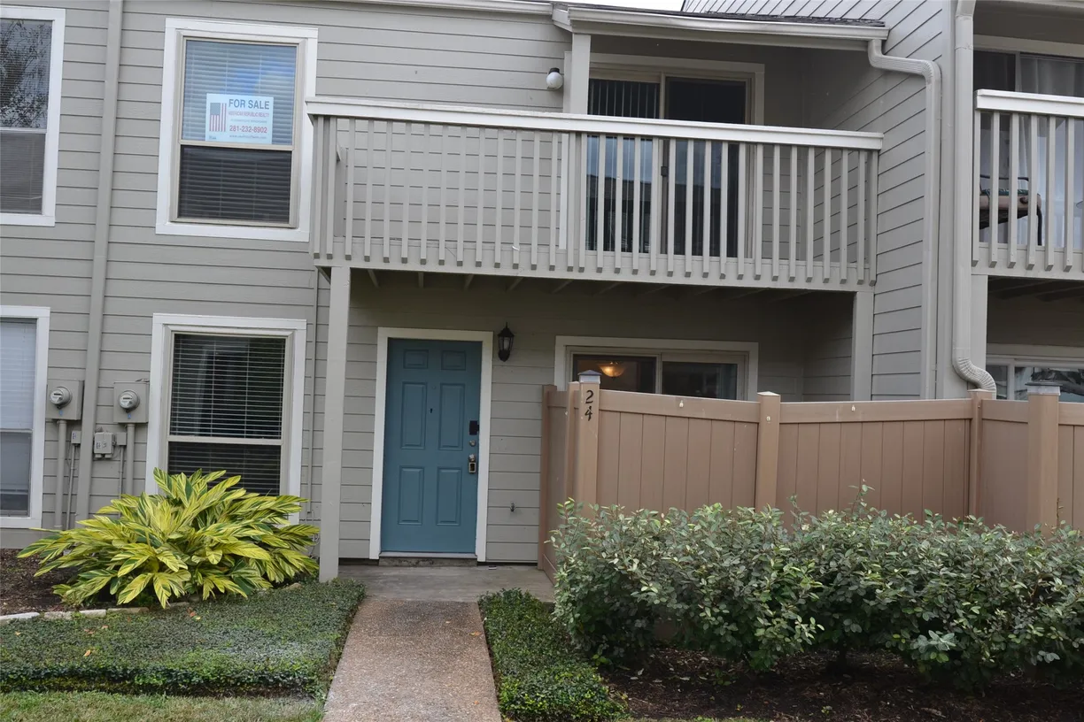 Houston Real Estate | View 2379 Briarwest Boulevard, 24 | 2 Beds, 2 Baths