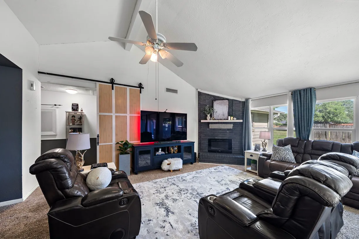 Houston Real Estate | View 2803 N Brompton Drive | Listing