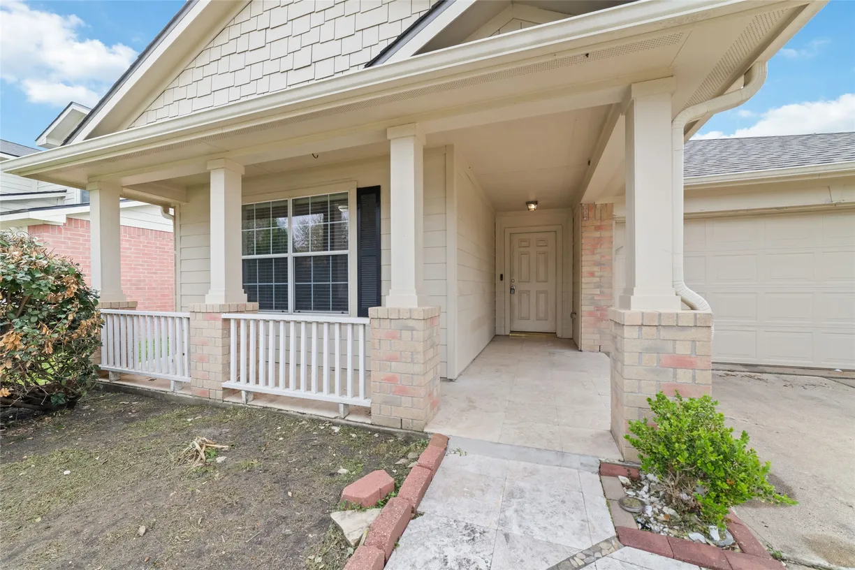 Houston Suburbs Real Estate | View 2611 Floral Bloom Way | Listing