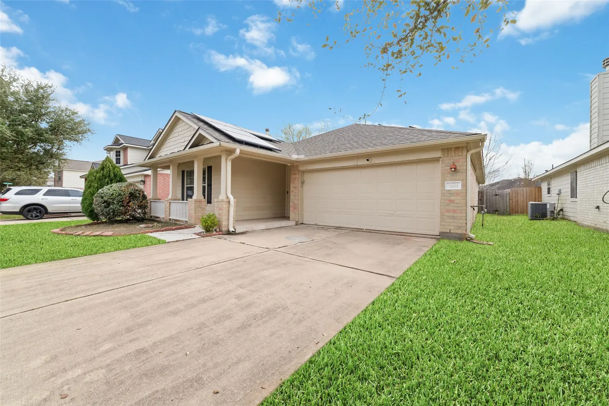 Houston Suburbs Real Estate | View 2611 Floral Bloom Way | Listing
