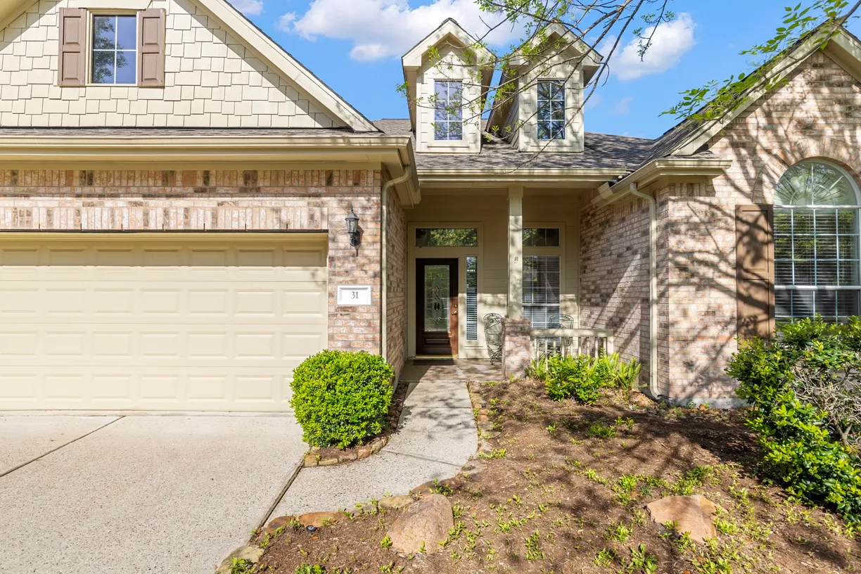 The Woodlands Real Estate | View 31 E Royal Mews | Listing