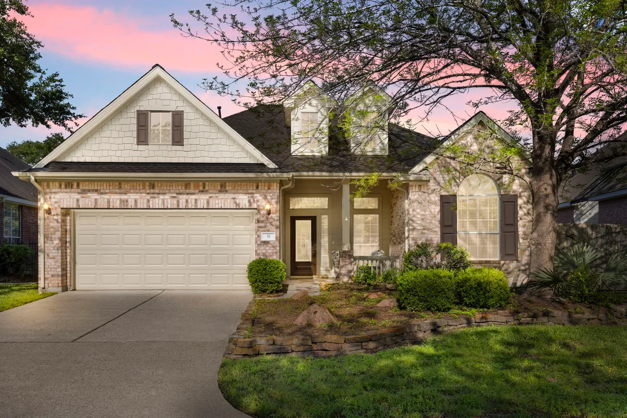 The Woodlands Real Estate | View 31 E Royal Mews | 3 Beds, 2 Baths