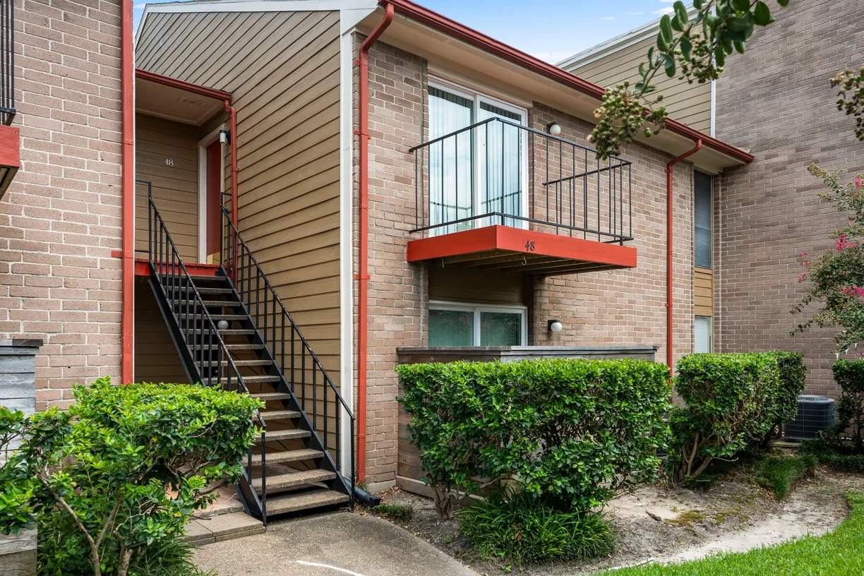 Houston Real Estate | View 12955 Woodforest Boulevard, 48 | 1 Bed, 1 Bath